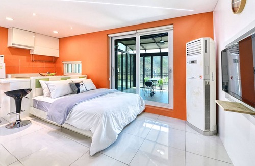 Gapyeong House | Family-Friendly Gapyeong Colline Pension with Pool Access