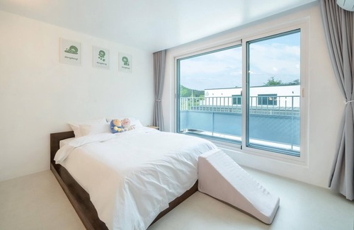 Gapyeong House | Top-Rated Gapyeong Dangdangi Pet Poolvilla with Pool