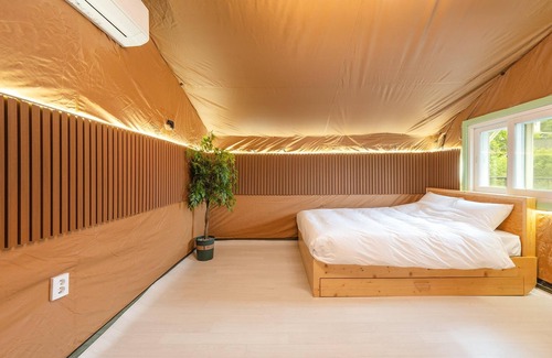 Gapyeong House | Inviting Gapyeong Dongban84 Glamping & Pool Villa Retreat