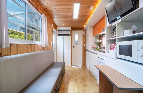 Gapyeong House | Relax at Gapyeong Karabankaempingnongwon with Pool Access