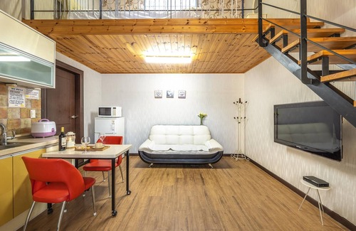 Gapyeong House | Relax at Gapyeong Lemon Pension: Family-Friendly Retreat