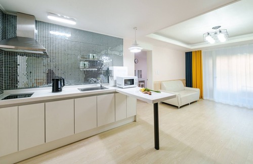 Buk House | Gapyeong Mungkeul House Pension