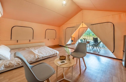 Gapyeong House | Unique Gapyeong Sanmaeul Glamping with Pool & Family Amenities