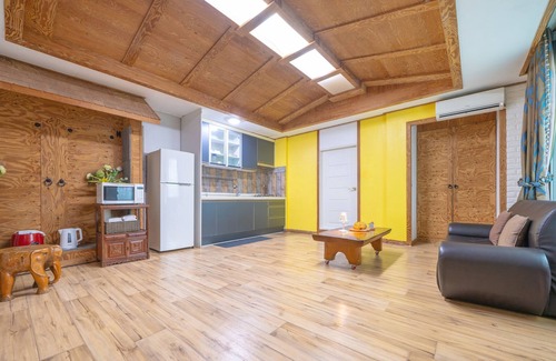 Buk House | Guest Rated 10/10: Gapyeong Tremore Pension with Kitchen