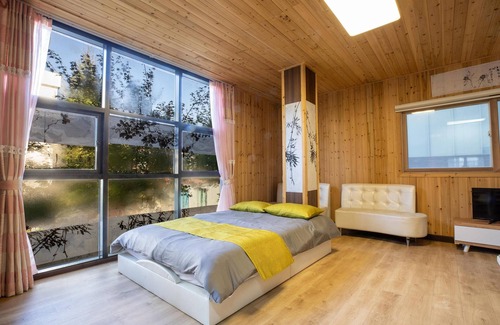 Buk House | Family-Friendly Gapyeong Yeolhodang Pension with Kitchenette