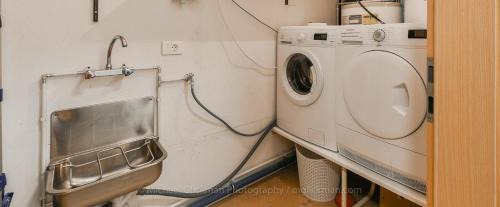 Skinnastadur House | Welcoming Garður Guesthouse: Family-Friendly with Kitchen