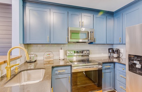 Columbia House | Pet-Friendly Retreat: Near Meriwether & Major Highways