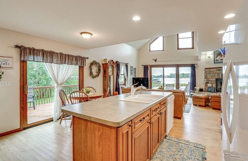 Coldwater House | Garage Game Room, Bar: Coldwater Lake House!