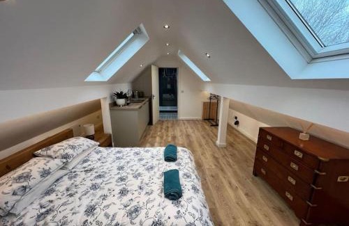 Newtownards Apartment | Cozy Garage Loft Conversion in Killinchy with Fireplace