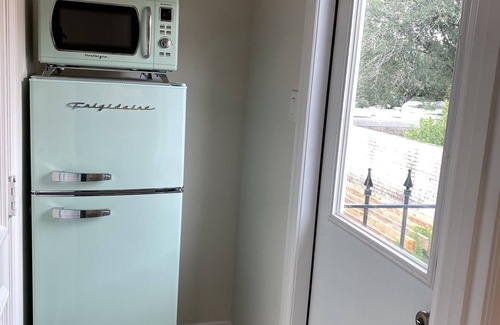 The Villages Apartment | Cozy Garage Studio Apartment in Memorial-Uptown Area