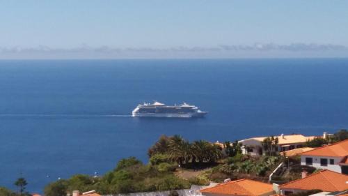 Canico Apartment | Garajau Elite: Oceanfront Retreat with Perfect 10 Rating
