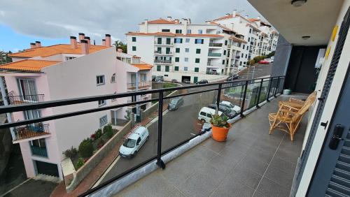 Canico Apartment | Family-Friendly Garajau Paradise Apartment with Pool Access