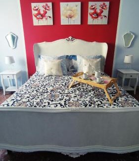 Garbatella Apartment | Discover Angelino's House: Family-Friendly & Accessible