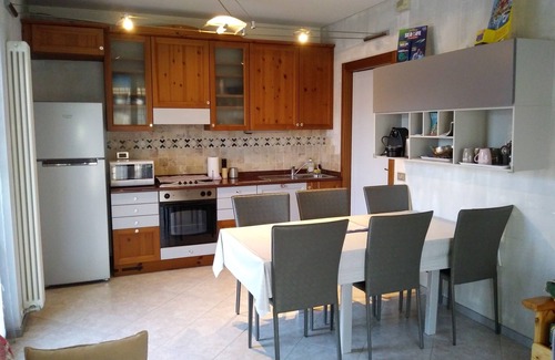 Lugana Apartment | Garda House Camelia - Steps from Lake Garda, Rated 9.4/10