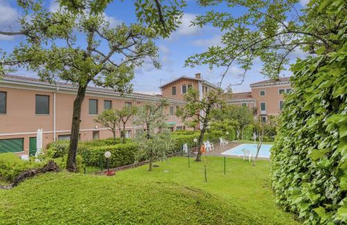 Bogliaco Apartment | Garda - Lakefront Residence Pool - by Host4U