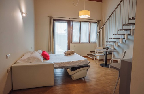 Castelnuovo del Garda House | Garda Relais: Guest Rated 9.8 with Breakfast & Kitchen