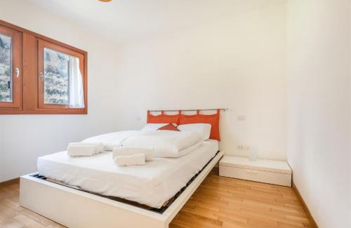 Bolognano-Vignole Apartment | Garda Sails: Relaxing Retreat with Thermae & Family-Friendly Perks