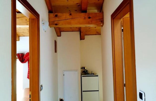 Voiandes Apartment | Garda Spirit: Oceanfront Retreat with Pool & Breakfast
