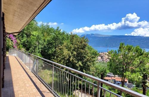 Toscolano Maderno Apartment | Experience Garda Sunshine: Pet-Friendly Getaway, 9.6 Rated