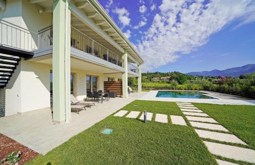 Pieve Vecchia House | Experience Excellence at Gardaliva 2 with Pool Access
