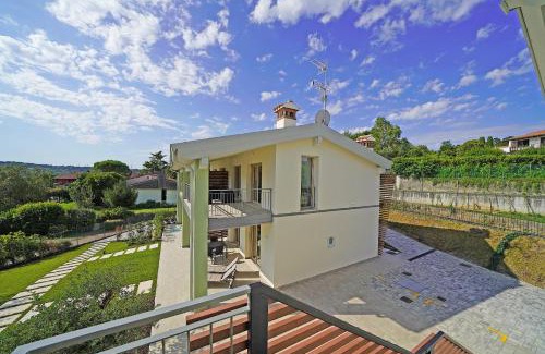 Pieve Vecchia House | Experience Excellence at Gardaliva 2 with Pool Access