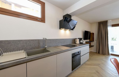 Pieve Vecchia House | Gardaliva 7 by the lake in Manerba