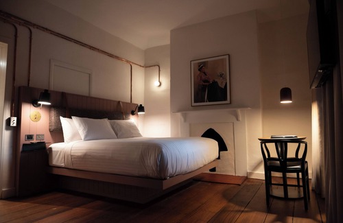 Fremantle Hotel | Discover Warders Hotel Fremantle: 4-Star Stay with Dining