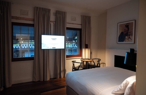Fremantle Hotel | Discover Warders Hotel Fremantle: 4-Star Stay with Dining