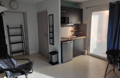 Montauban House | Relaxing Garden & Spa Gite in the Heart of Town