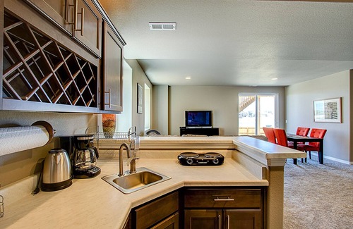Security-Widefield Apartment | Scenic Garden Apartment with Breathtaking Mountain Views