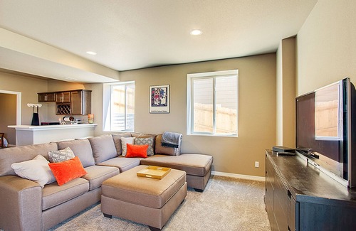 Security-Widefield Apartment | Scenic Garden Apartment with Breathtaking Mountain Views