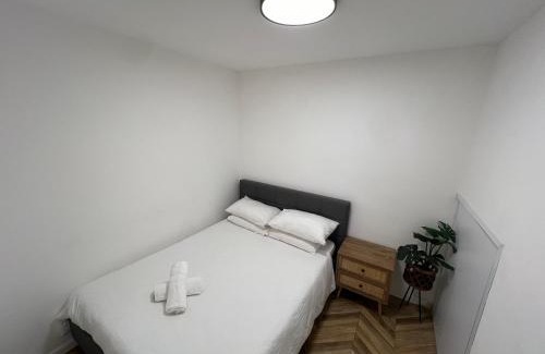 Eilat Apartment | Cozy Garden Apartment Steps from the Beach, Pet-Friendly