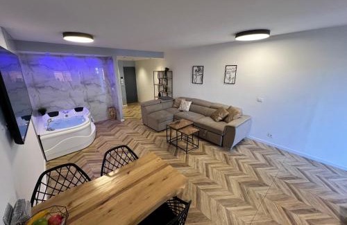 Eilat Apartment | Cozy Garden Apartment Steps from the Beach, Pet-Friendly