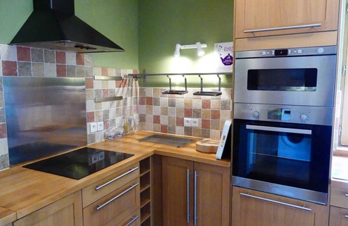 Limoux Apartment | Garden Apartment: Guest Rated 10/10, Pool & Garden Access