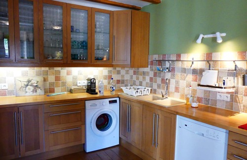 Limoux Apartment | Garden Apartment: Guest Rated 10/10, Pool & Garden Access