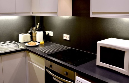 Knutsford Apartment | Cozy Garden Apartment in Leafy Knutsford with Breakfast