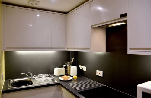 Knutsford Apartment | Cozy Garden Apartment in Leafy Knutsford with Breakfast
