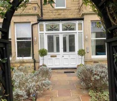 Harrogate Apartment | Central Harrogate Garden Apartment with Parking & High Ratings