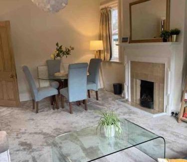 Harrogate Apartment | Central Harrogate Garden Apartment with Parking & High Ratings