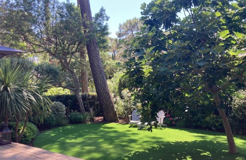 Arcachon Apartment | Tranquil Garden Apartment in Arcachon with Ocean View