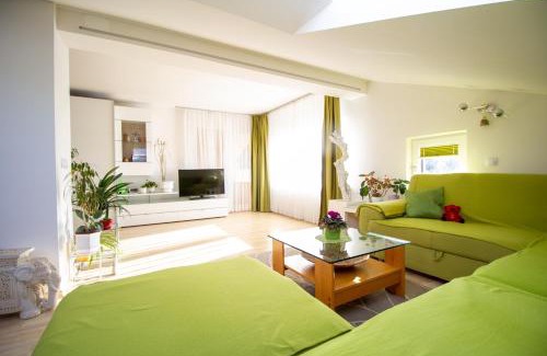 Radovljica Apartment | Unforgettable Oceanfront Stays at Garden Apartments Janša