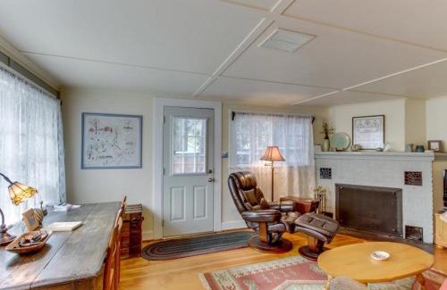 Seaside House | Relax at Garden by the Sea – Pet and Child-Friendly Getaway