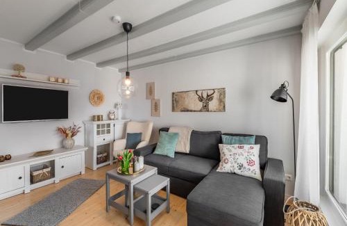 Ballenstedt House | Idyllic Mountain Retreat with Scenic Views & Family-Friendly Amenities