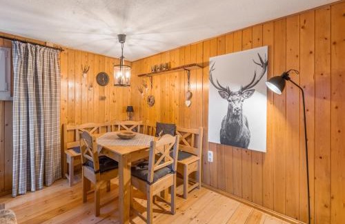 Ballenstedt House | Idyllic Mountain Retreat with Scenic Views & Family-Friendly Amenities