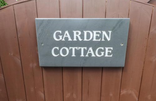 Dolbenmaen House | Cozy Garden Cottage: 4-Star Pet and Child Friendly Retreat