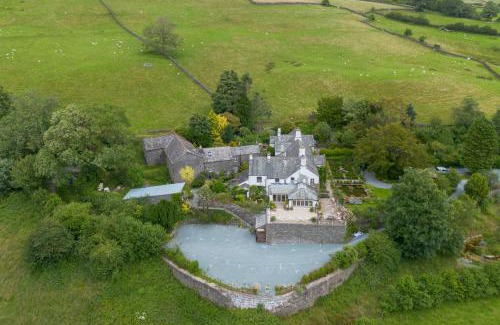 Kendal House | Pet-Friendly Garden Cottage with a Perfect 10/10 Rating