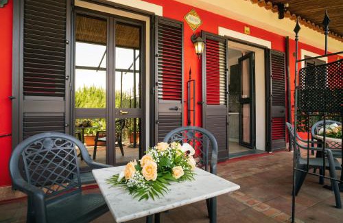 Castelmola Apartment | Relaxing Garden Cottage I Dammusi - Arancio with Pool