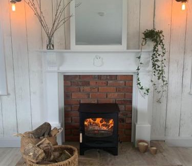 Saltmills House | Escape to Garden Cottage on Tintern Trails - Rated 9.8/10