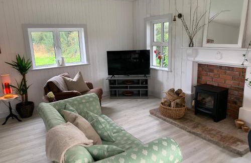 Saltmills House | Escape to Garden Cottage on Tintern Trails - Rated 9.8/10