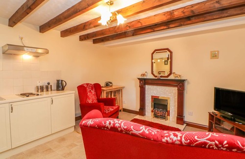 Mickleton Cottage | Garden Cottage: Pet-Friendly Retreat with Garden Access